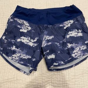 Oiselle Roga Shorts size 6